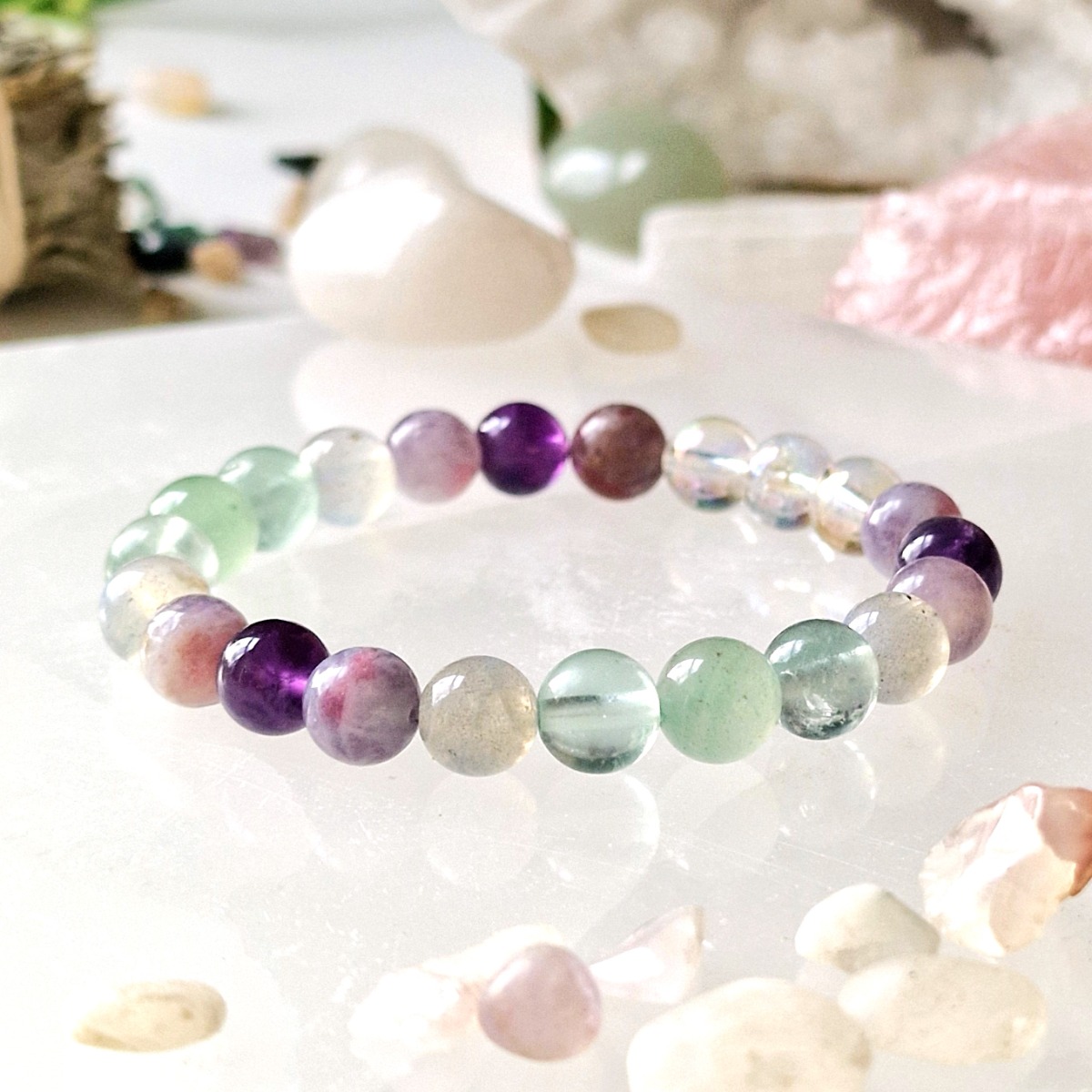 High vibrational crystal bracelet with pink tourmaline, labradorite, amethyst, aventurine, fluorite and aura quartz 